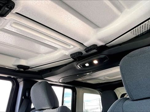 New 2026 Jeep Wrangler Unlimited Sport w/ Convenience Group image 30