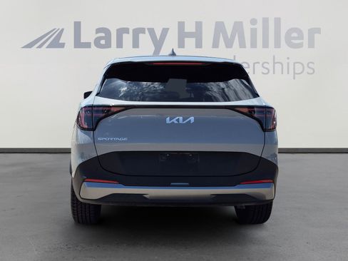 Used 2026 Kia Sportage EX image 4