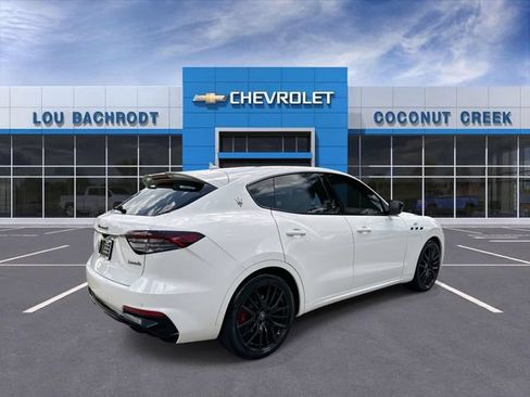 Used 2022 Maserati Levante GT AWD/4WD image 8