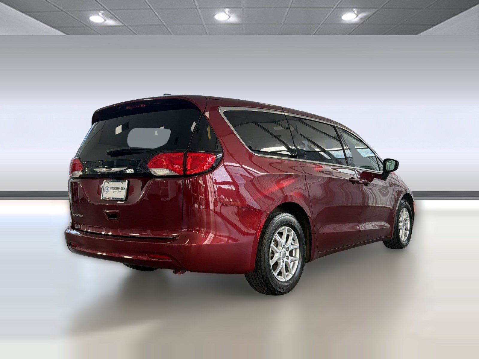 Used 2023 Chrysler Voyager LX FWD image 9