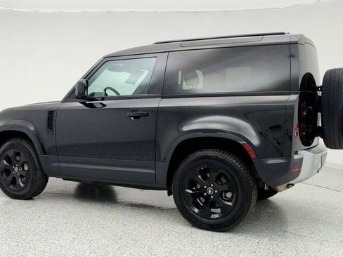 Used 2023 Land Rover Defender 90 SE image 7