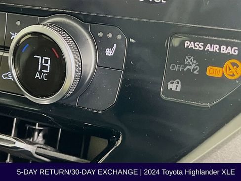 Used 2024 Toyota Highlander XLE image 24