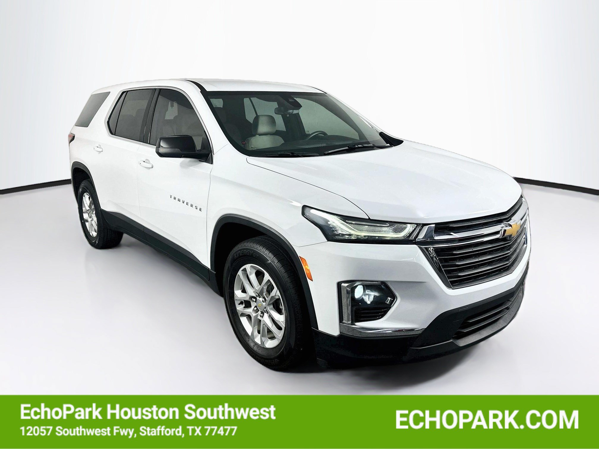 Used 2023 Chevrolet Traverse LS FWD image 1
