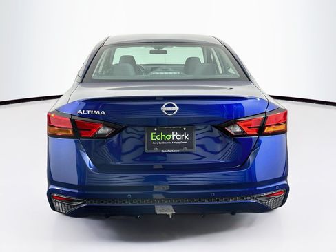 Used 2024 Nissan Altima 2.5 S FWD image 7