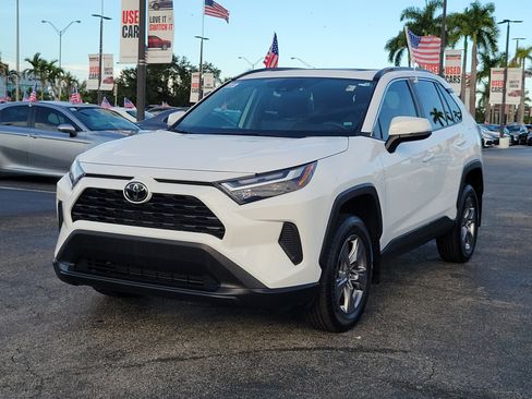 Used 2024 Toyota RAV4 XLE w/ Convenience Package FWD image 5