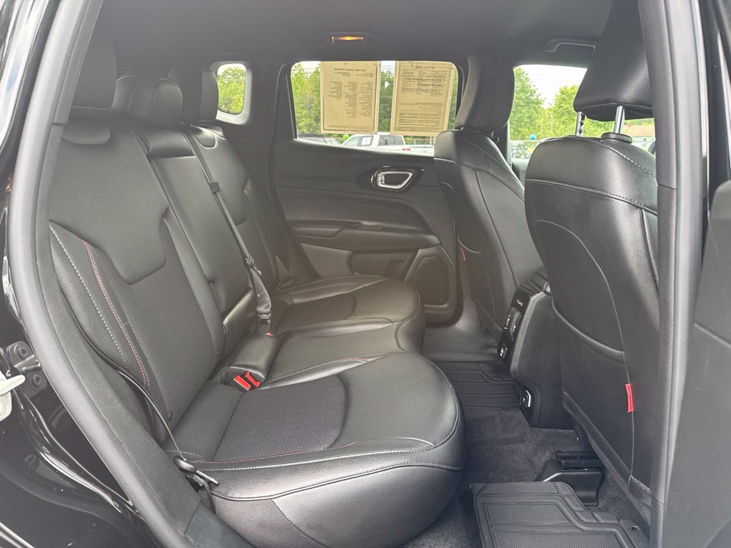 Used 2024 Jeep Compass Trailhawk AWD/4WD image 11