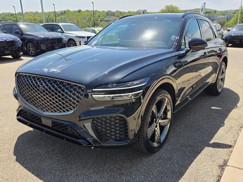 Used 2023 Genesis GV70 3.5T Sport w/ Sport Prestige Package AWD/4WD image 7