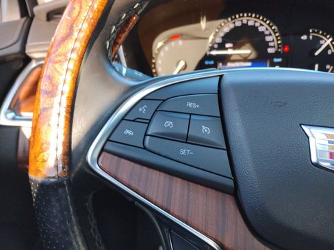 Used 2019 Cadillac XT5 Premium Luxury w/ Driver Assist Package image 9