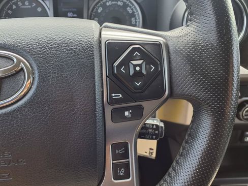 Used 2019 Toyota Tacoma SR5 RWD image 14