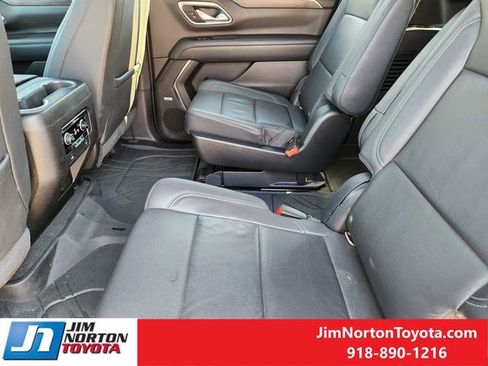 Used 2021 Chevrolet Suburban Z71 image 31