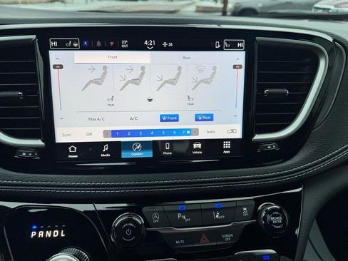 Used 2026 Chrysler Pacifica Select w/ S Appearance Package image 25