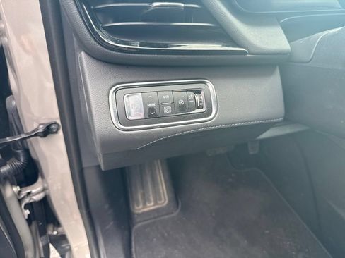 Used 2026 Buick Enclave Preferred AWD/4WD image 12