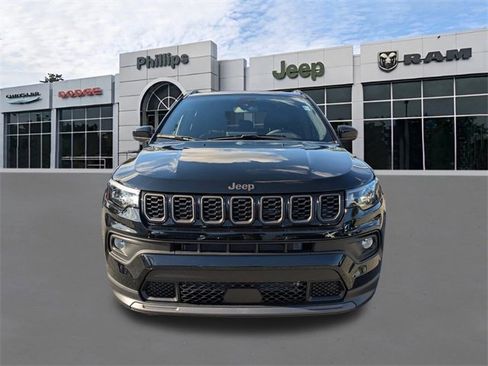 New 2026 Jeep Compass Latitude image 9