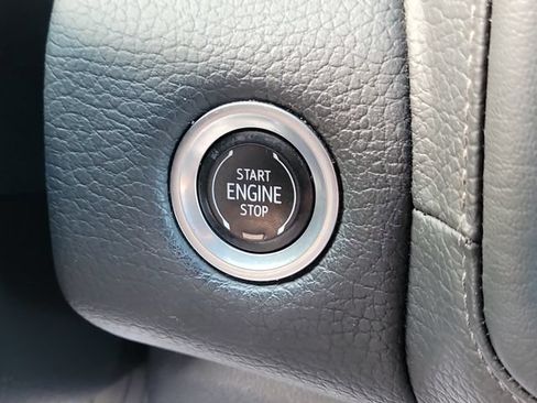 Used 2022 GMC Yukon Denali RWD image 25