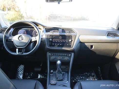 Used 2019 Volkswagen Tiguan SEL w/ 3rd Row Seat Package image 18