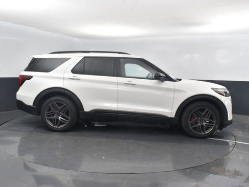 Certified 2025 Ford Explorer ST image 3