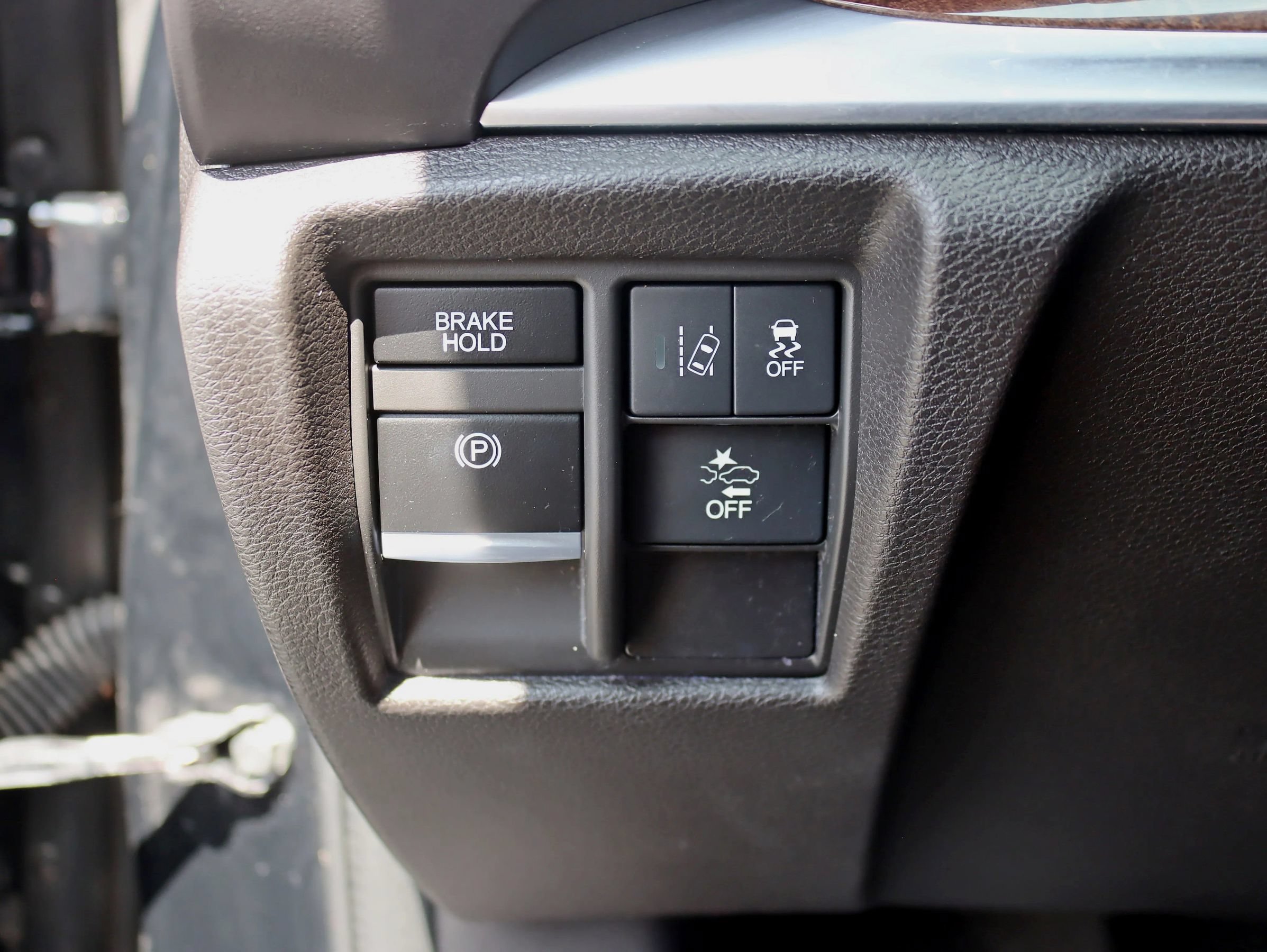 Used 2017 Acura MDX w/ Technology Package AWD/4WD image 18
