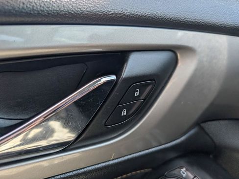 Used 2019 Chevrolet Traverse LS AWD/4WD image 32