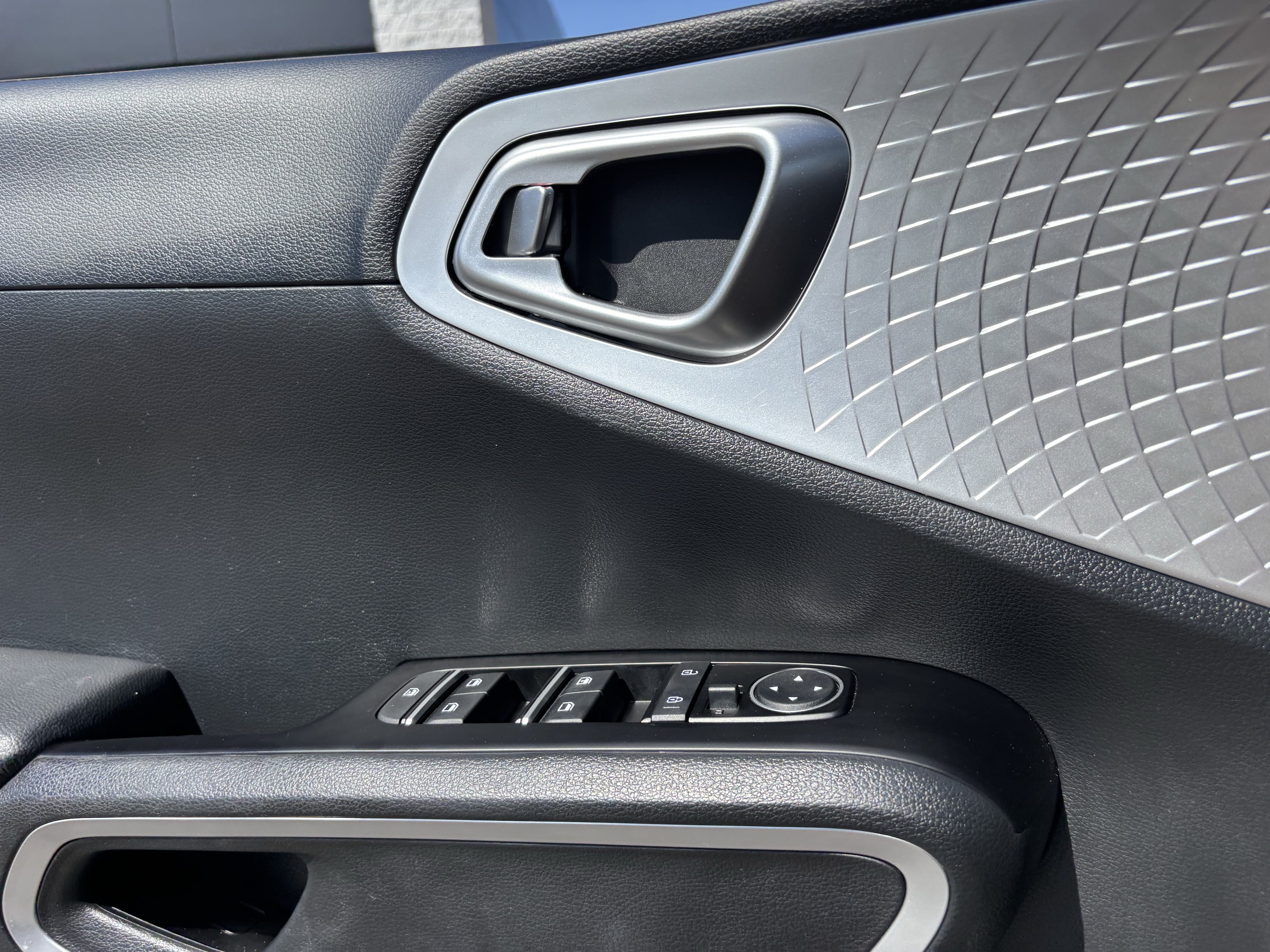 Certified 2025 Kia Soul S FWD image 19
