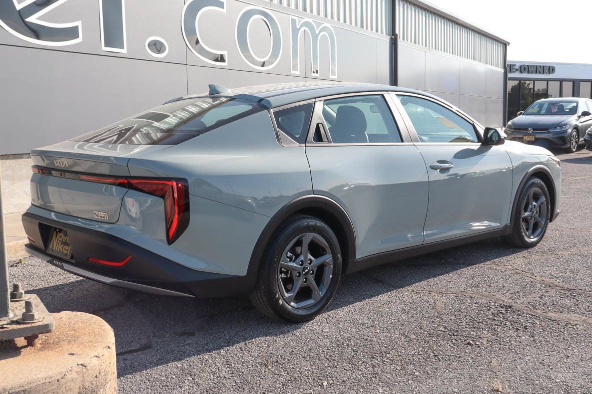 Used 2026 Kia K4 FWD image 6