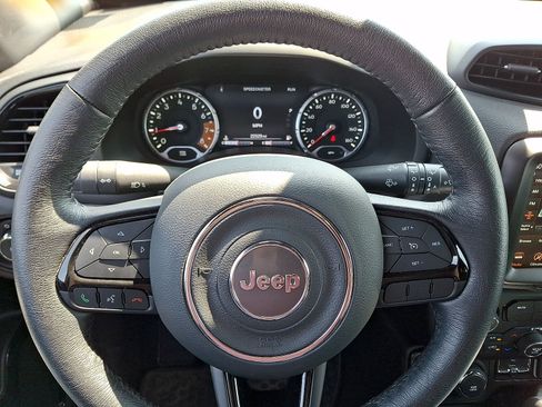 Used 2022 Jeep Renegade Altitude w/ Convenience Group AWD/4WD image 16