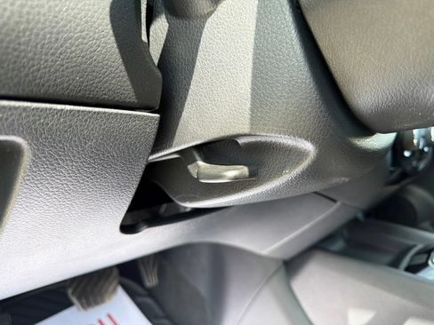 Used 2020 Nissan Rogue SV AWD/4WD image 25