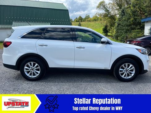 Used 2019 Kia Sorento LX image 3