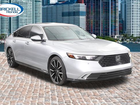 Used 2024 Honda Accord Touring image 8