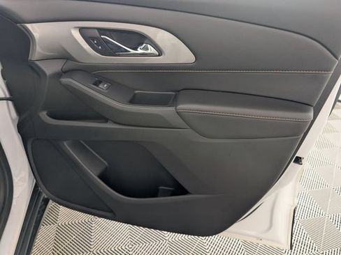 Used 2020 Chevrolet Traverse LS w/ LPO, Blackout Package FWD image 31