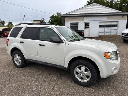 Used 2011 Ford Escape XLT AWD/4WD image 4