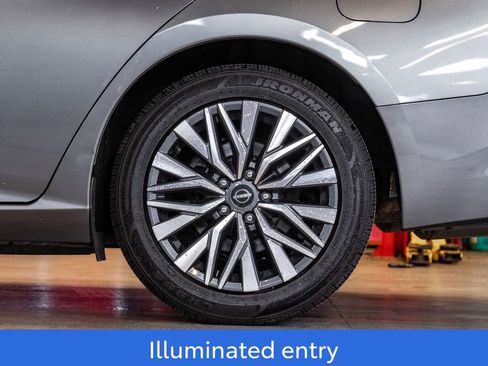 Used 2023 Nissan Altima 2.5 SV image 9