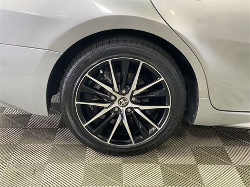 Used 2021 Toyota Camry SE w/ Convenience Package image 38