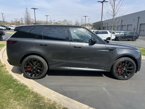Used 2025 Land Rover Range Rover Sport Autobiography image 27