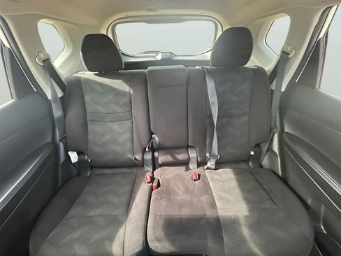 Used 2016 Nissan Rogue SV AWD/4WD image 14