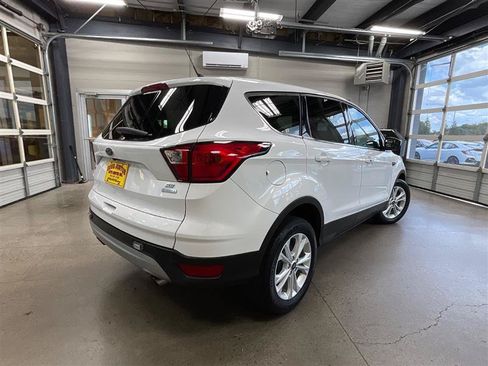 Used 2019 Ford Escape SE FWD image 5