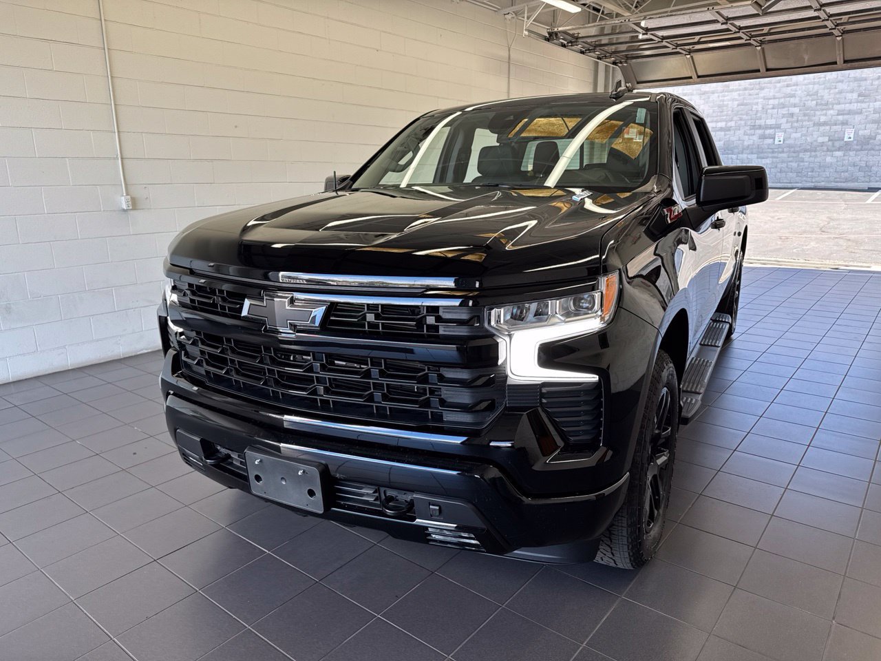 Used 2025 Chevrolet Silverado 1500 RST AWD/4WD image 3
