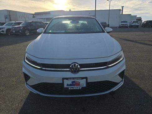 New 2026 Volkswagen Jetta SE image 8