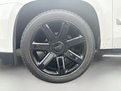 Used 2020 Cadillac Escalade ESV Luxury image 33