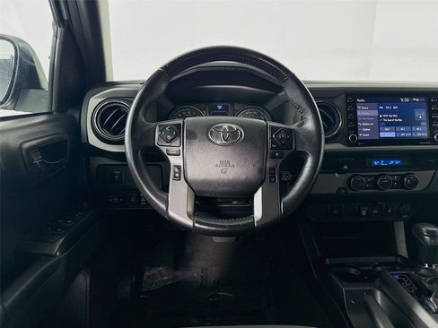 Used 2022 Toyota Tacoma TRD Off-Road RWD image 3