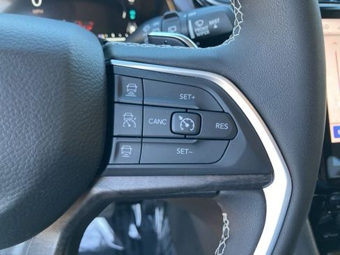 Used 2023 Jeep Grand Cherokee 30th Anniversary image 17