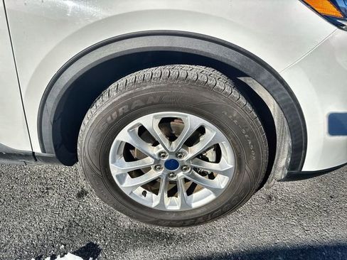 Used 2020 Ford Escape SE image 10