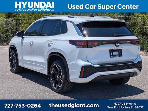 Used 2025 Volkswagen Tiguan SEL R-Line AWD/4WD image 3