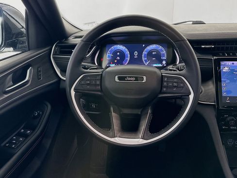 Used 2024 Jeep Grand Cherokee L Limited w/ Luxury Tech Group II image 18