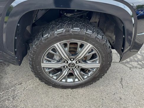 Used 2023 Toyota Tundra Capstone AWD/4WD image 9
