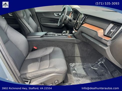 Used 2023 Volvo XC60 B5 Plus FWD image 17