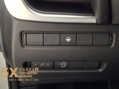 Used 2023 Nissan Rogue SV image 30