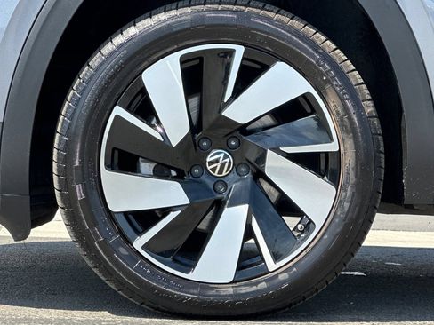 Used 2024 Volkswagen Atlas Cross Sport SE AWD/4WD image 25