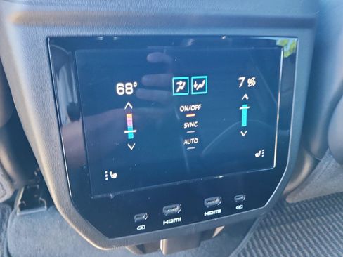Certified 2025 GMC Yukon XL Denali Ultimate AWD/4WD image 16
