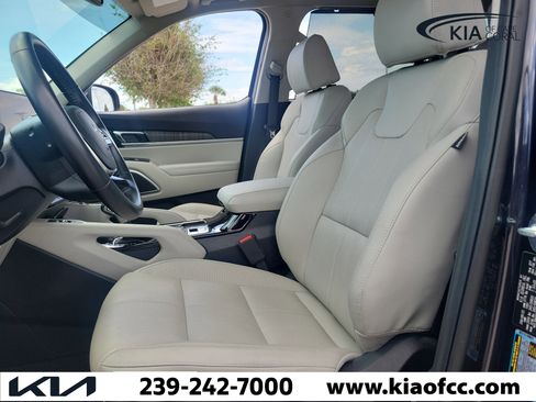 Certified 2025 Kia Telluride EX w/ EX Captain's Chair Package FWD image 26