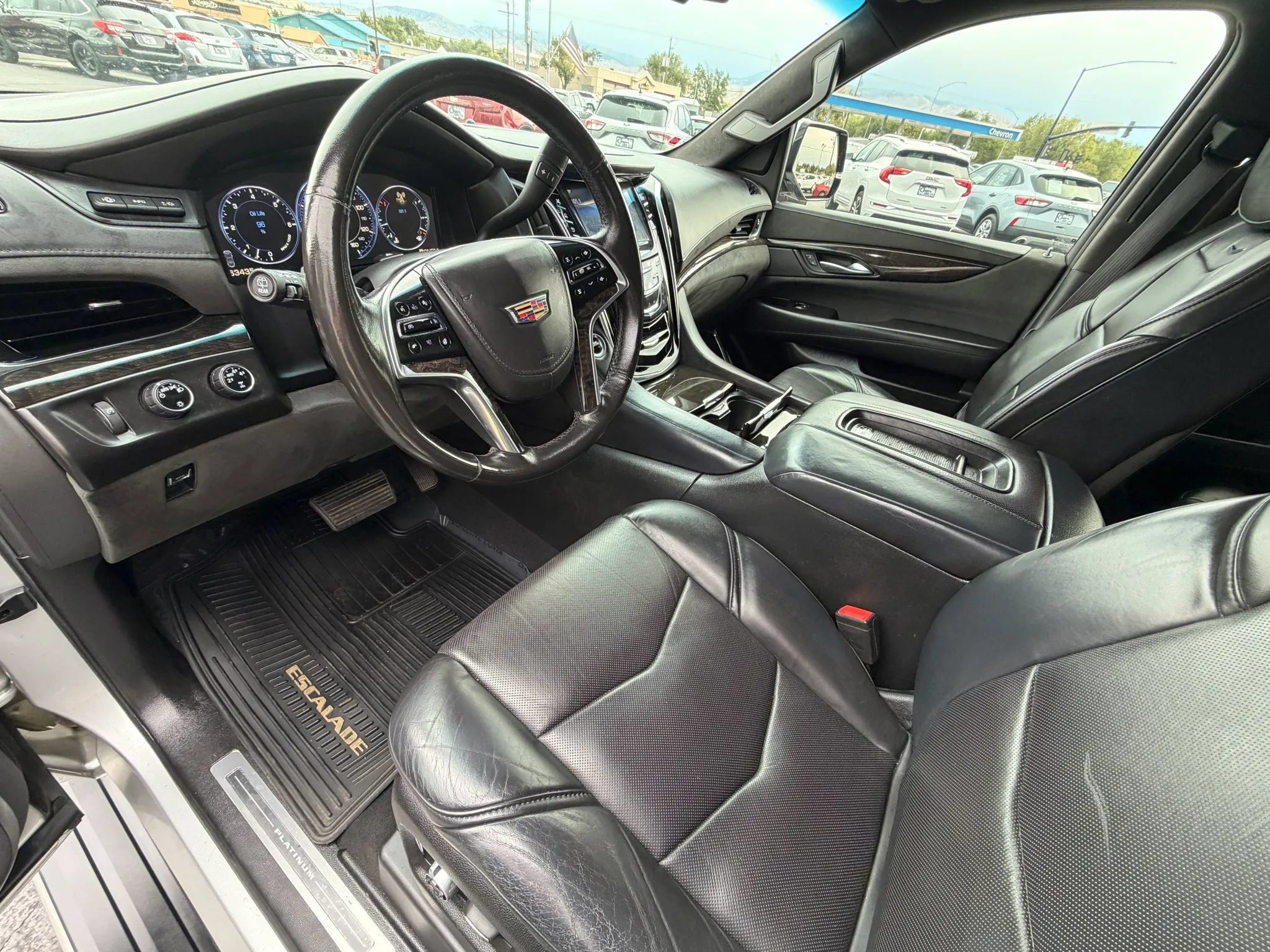 Used 2015 Cadillac Escalade Platinum AWD/4WD image 11
